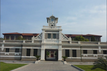 二号门及钟楼（中卫门）