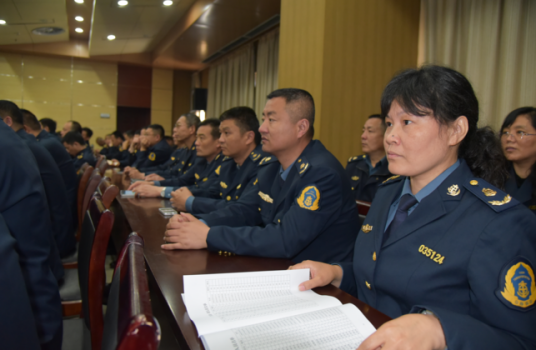 行政人员 行政人员