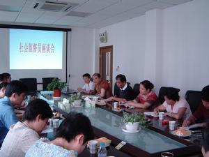 监督让公共权力在阳光下运行