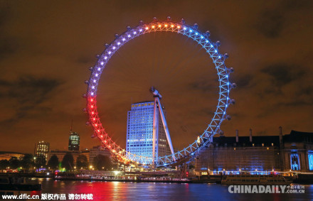 霓虹灯闪烁的伦敦之眼
