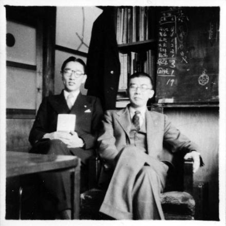 1947年拍摄，从左到右是盛田昭夫、井深大