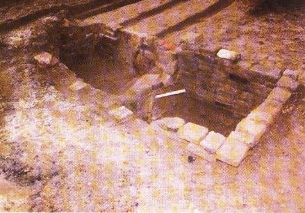 揽头窝堡遗址灶址