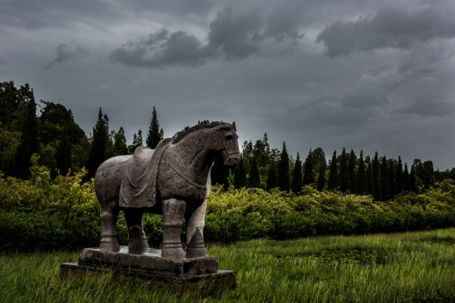 桥陵石马