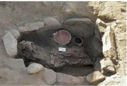 拜其尔墓地M2棺室