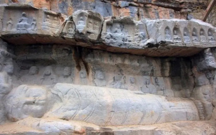 卧佛寺摩崖造像