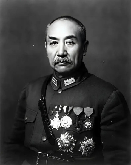阎锡山戎装照