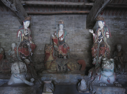  大士殿内的三大士像