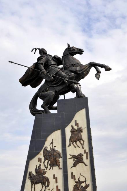 《江格尔》主人公：江格尔汗