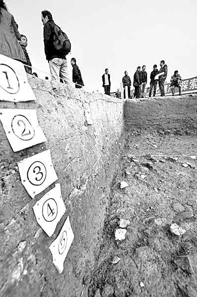 杉龙岗遗址挖掘现场