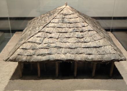 庙底沟遗址方形房屋复原