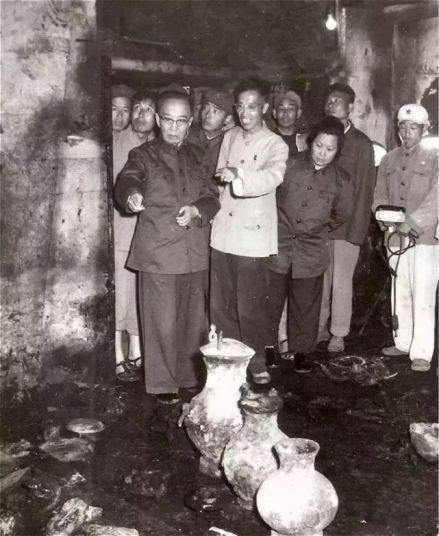 郭沫若主持发掘工作