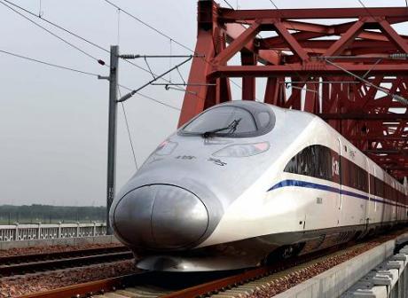 列车驶过黄河大桥