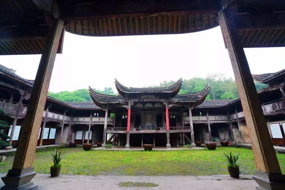 官溪胡氏宗祠内院