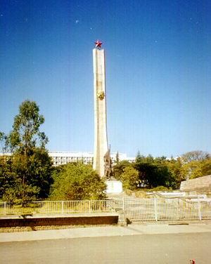 市中心的英雄纪念碑