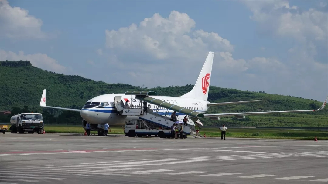 达州河市机场民航飞机
