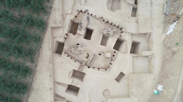 北阳平遗址F2俯拍（南-北）