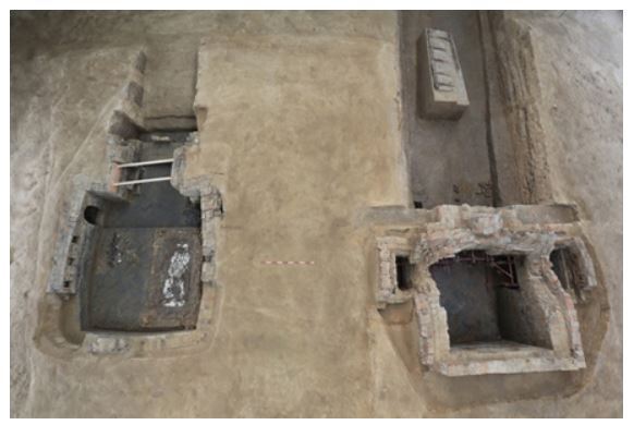 发掘全景（棚顶俯拍）　 