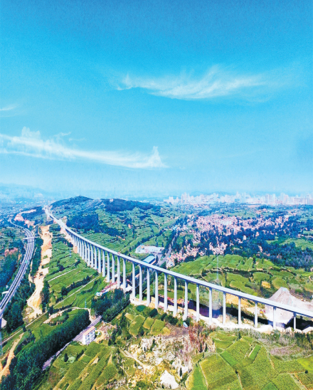 郑太高速铁路长治段英雄南路特大桥