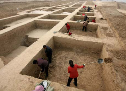 庙底沟遗址发掘现场