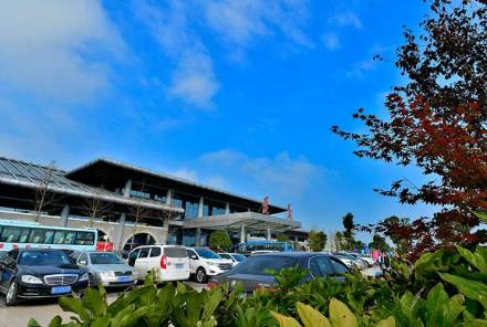 遵义新舟机场停车场