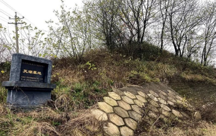 天湖墓地实景