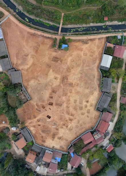 苏家垄墓群南区全景