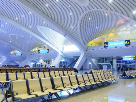 临沂北站候车区