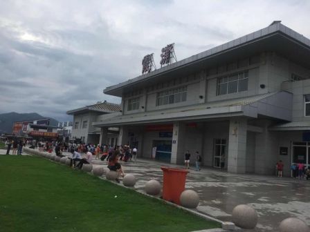 改造前的霞浦站站房侧面1