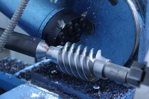 不同的加工方法加工出不同类型的蜗杆