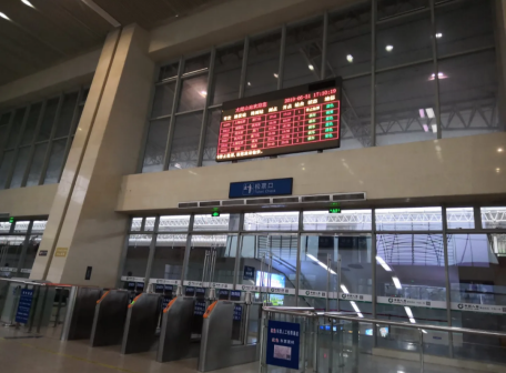 太姥山站检票口