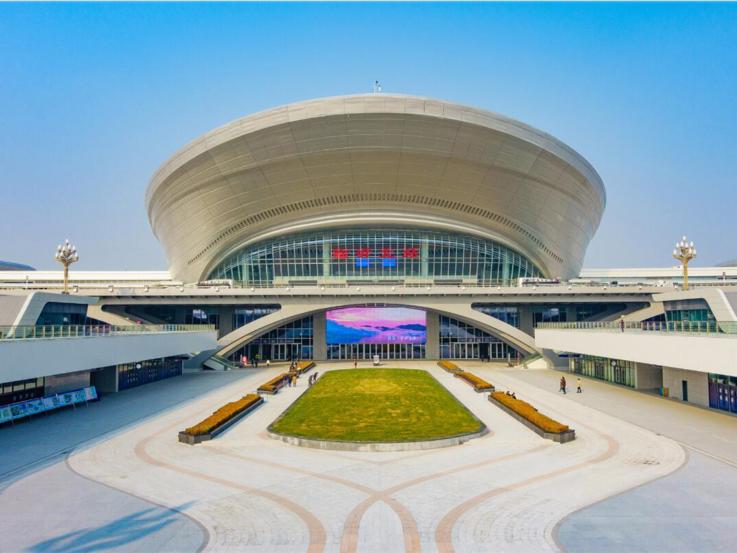 临沂北站行人进站口