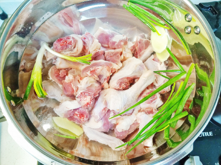 姜母鸭制作步骤