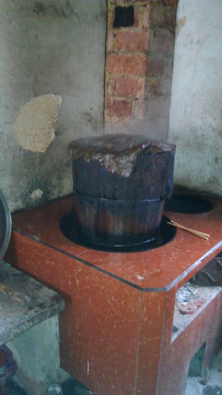 先大火蒸熟，再文火蒸不少于5个小时