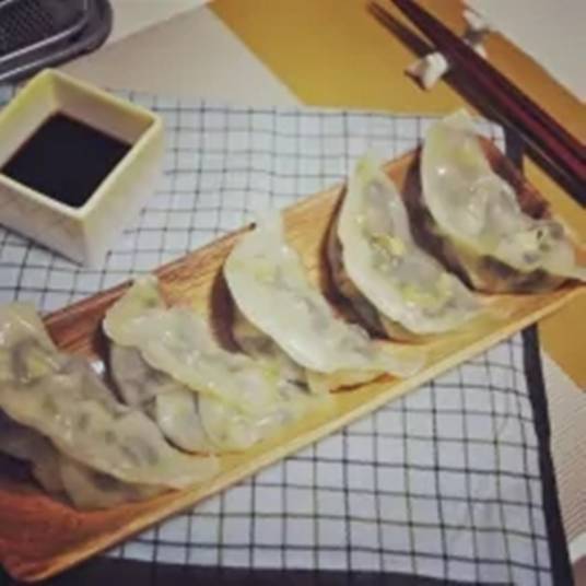 韭菜豆干蒸饺