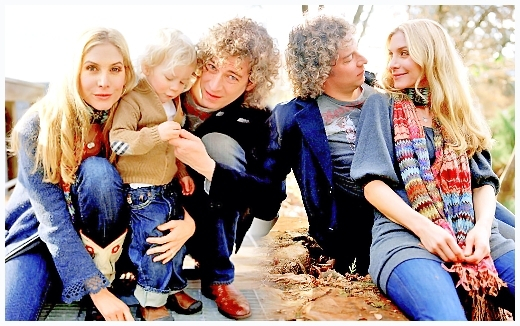 Elizabeth Mitchell 25