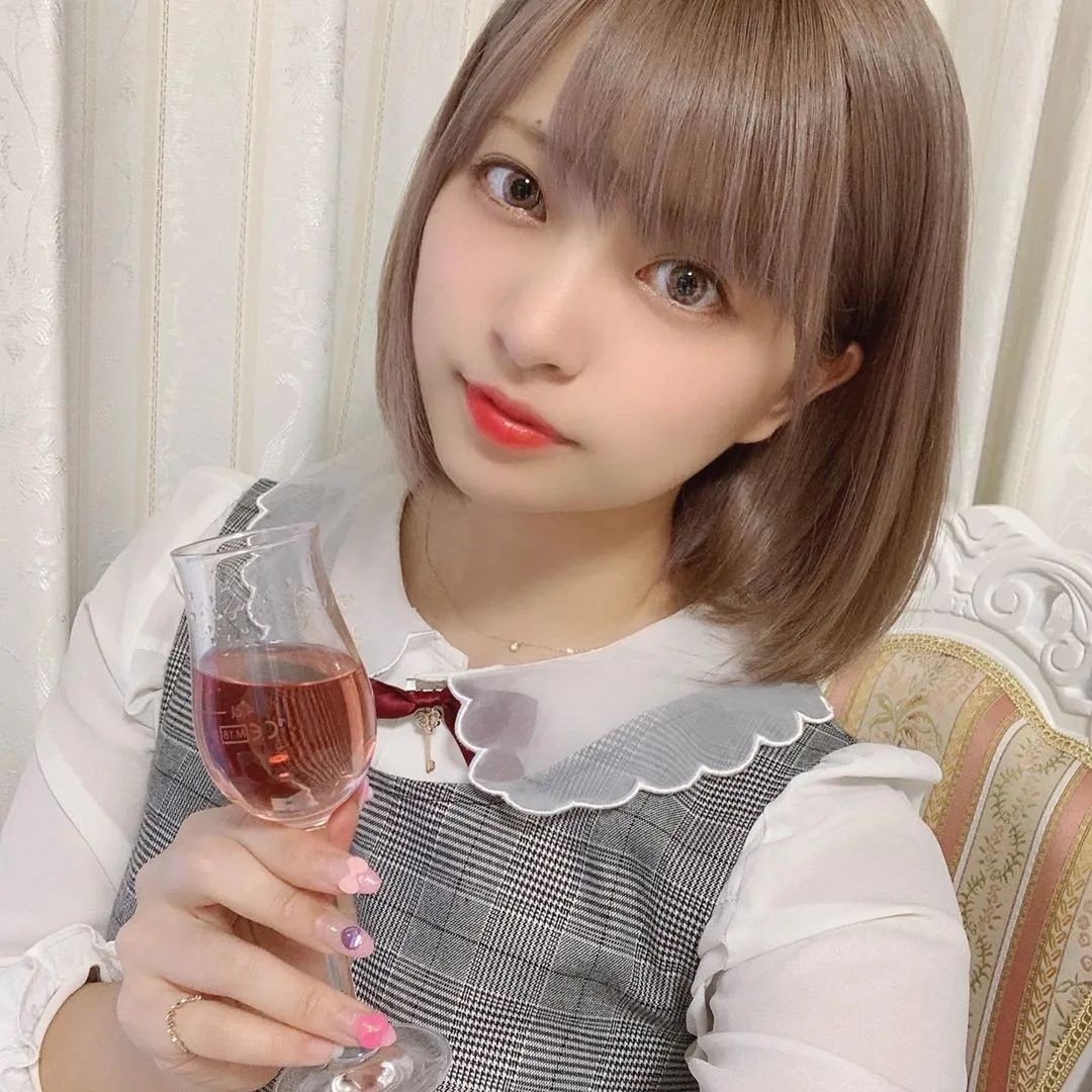 根尾朱里 根尾朱里