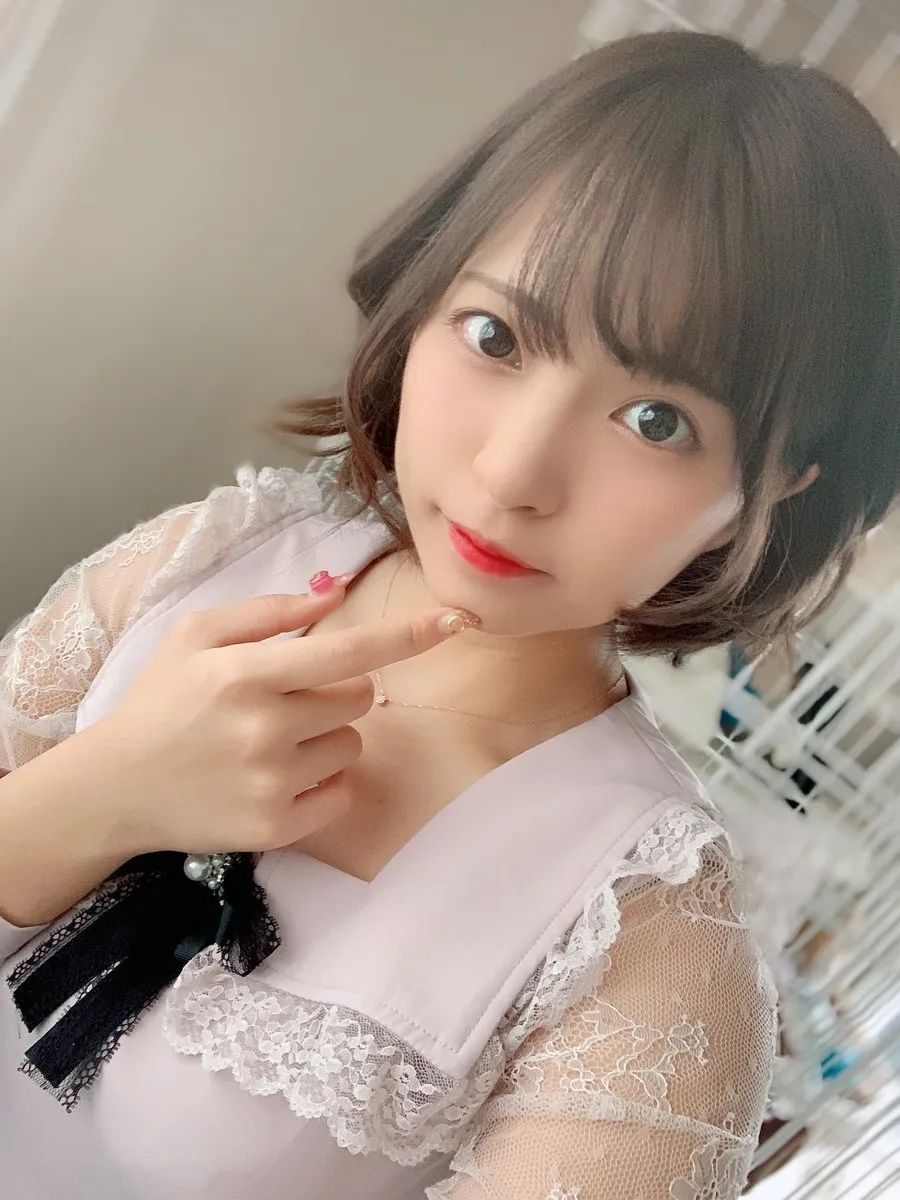 根尾朱里 根尾朱里