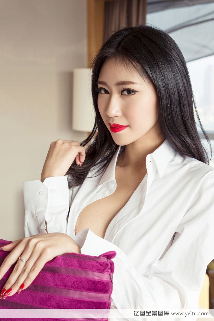 绝色少妇张蓝欣性感美胸魅惑福利写真 绝色少妇张蓝欣性感美胸魅惑福利写真