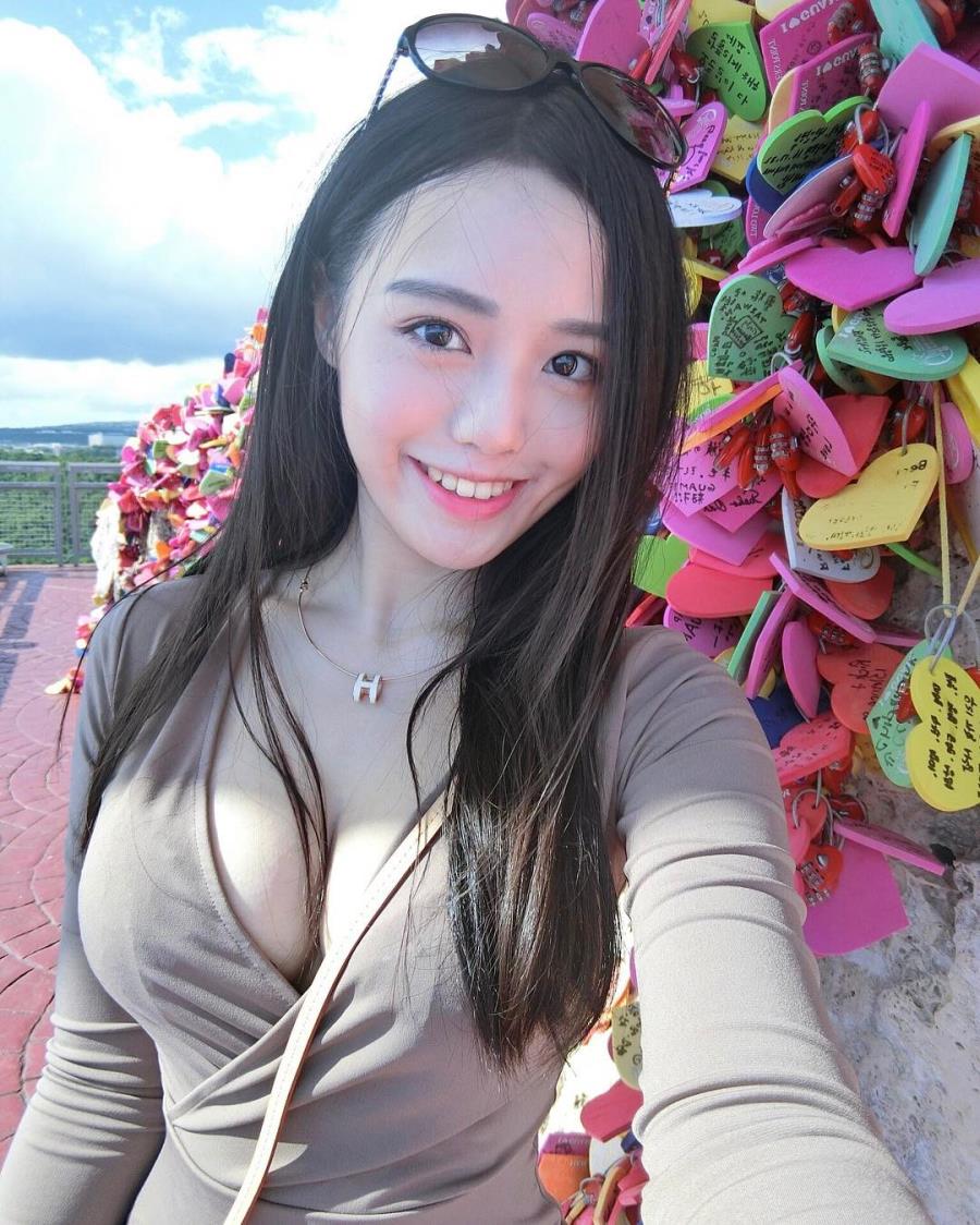 台湾大学正妹Debby关关波涛胸涌诱惑养眼 台湾大学正妹Debby关关波涛胸涌诱惑养眼