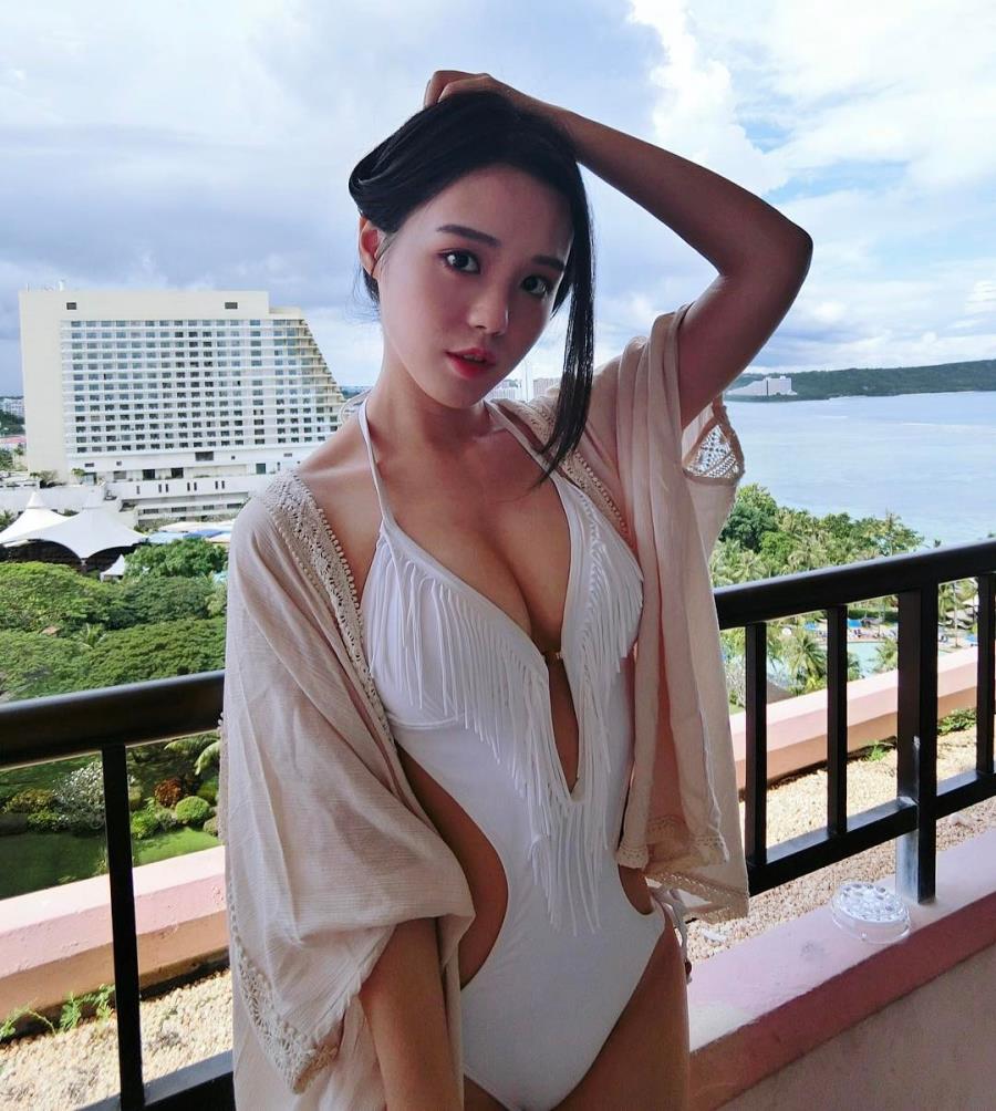 台湾大学正妹Debby关关波涛胸涌诱惑养眼 台湾大学正妹Debby关关波涛胸涌诱惑养眼