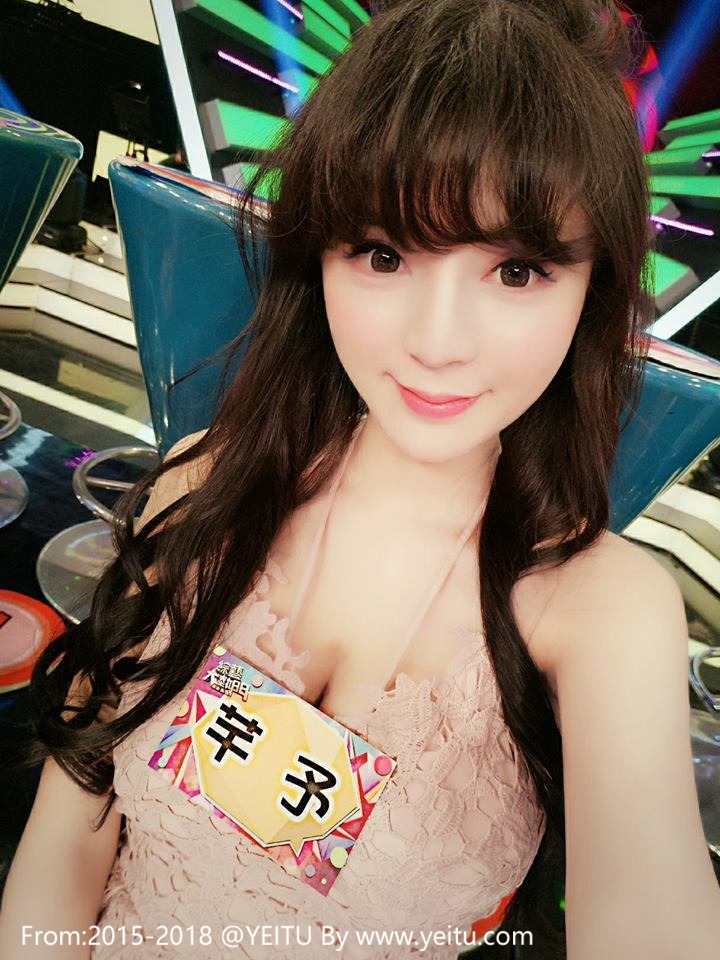 台湾网红美女芊予Charmmy波涛胸涌完美颜值自拍 台湾网红美女芊予Charmmy波涛胸涌完美颜值自拍