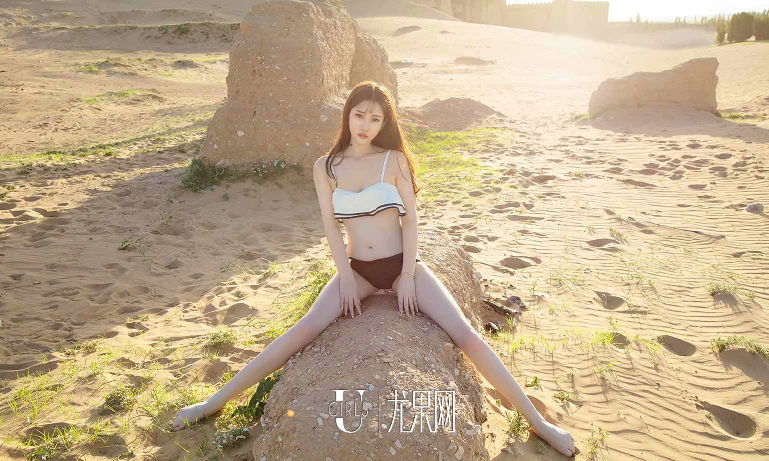气质美女林琳沙漠银色吊带美胸翘臀内衣诱惑套图 气质美女林琳沙漠银色吊带美胸翘臀内衣诱惑套图