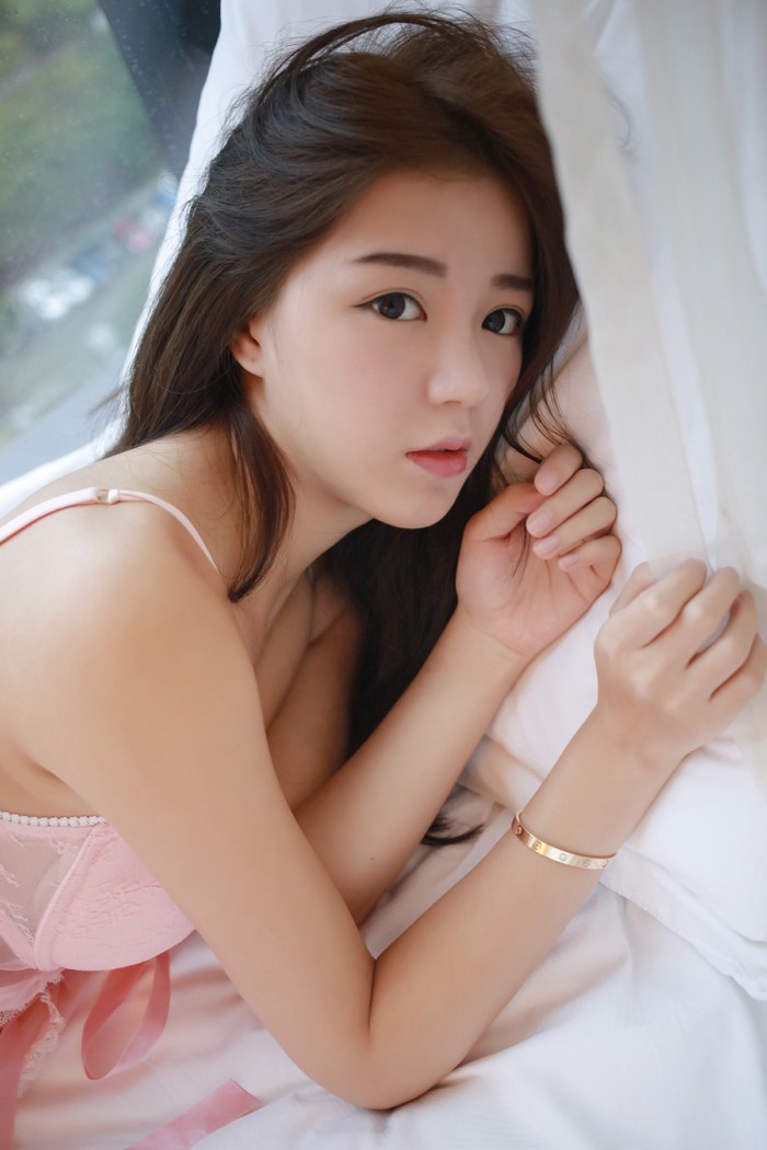 模范学院美女模特卤蛋luna傲人美胸粉色蕾丝内衣诱惑写真 模范学院美女模特卤蛋luna傲人美胸粉色蕾丝内衣诱惑写真