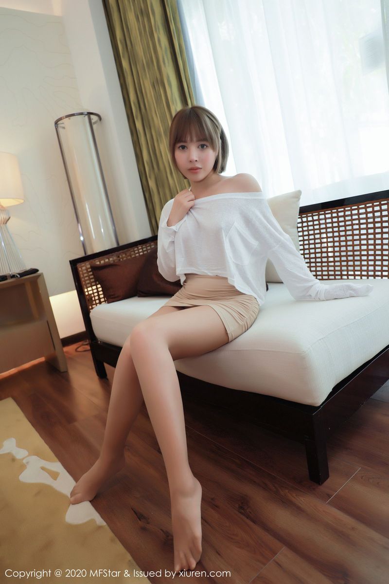 美女模特夏天Sienna丝袜美腿浑圆娇媚真空三亚旅拍 美女模特夏天Sienna丝袜美腿浑圆娇媚真空三亚旅拍
