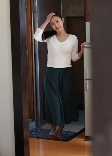松岡すず(松冈铃,SuzuMatsuoka)