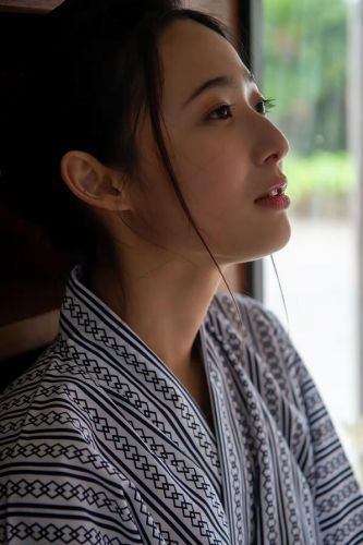 松岡すず(松冈铃,SuzuMatsuoka)