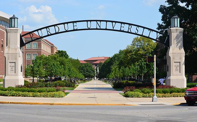 普渡大学西拉法叶主校区校门