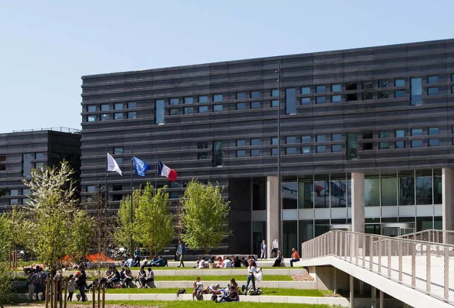 巴黎萨克雷大学中央高电学院