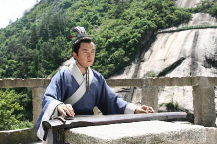 潘粤明饰演焦仲卿