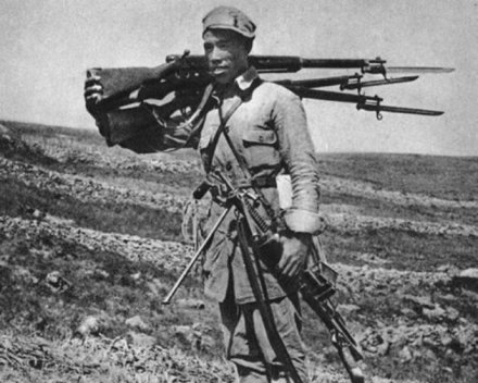 缴获的日军枪支武器（晋察冀军区三分区2团1连李永生）